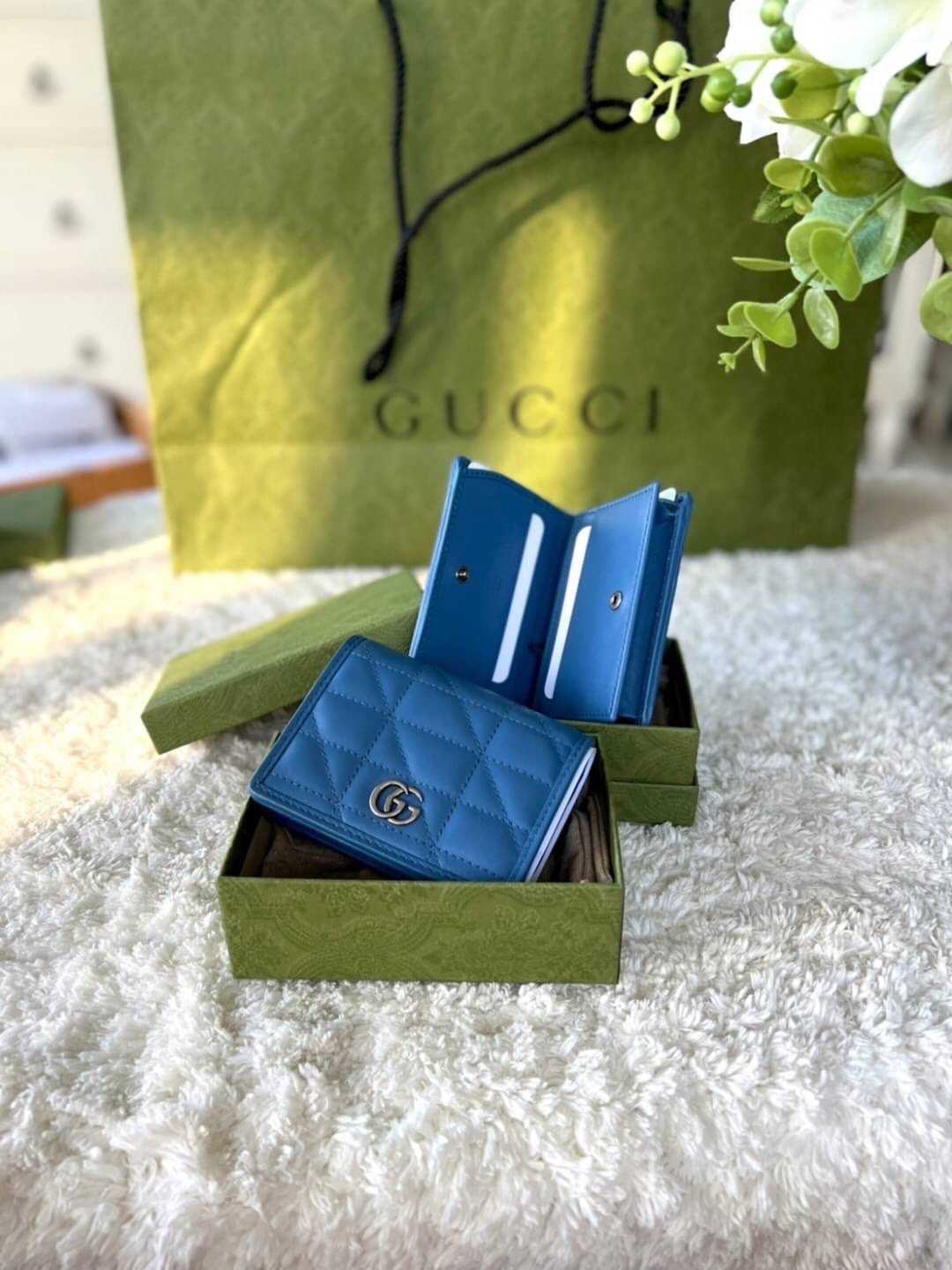 📌(ทักเชทก่อนสั่งซื้อ  New Gucci bi-fold Wallets (5-Card)  1 ช่องชิปใส่เหรียญ