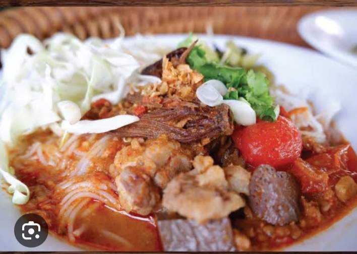 ขนมจีนน้ำเงียว ร้านสะพานคู่รัก