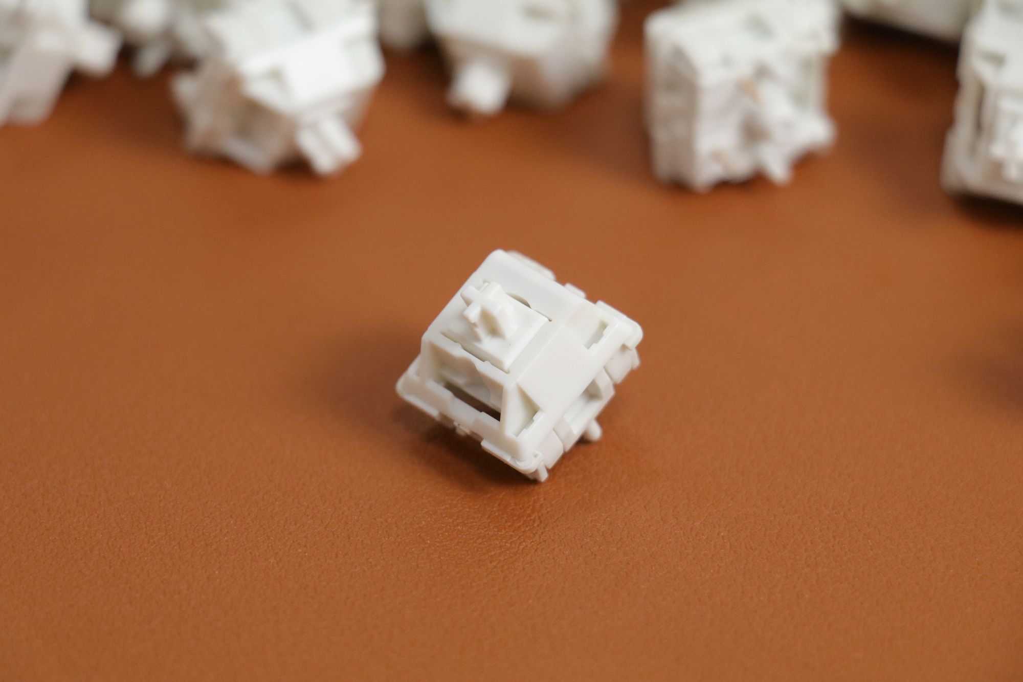 [In-Stock] Neo White Linear Switch (10 ตัว)