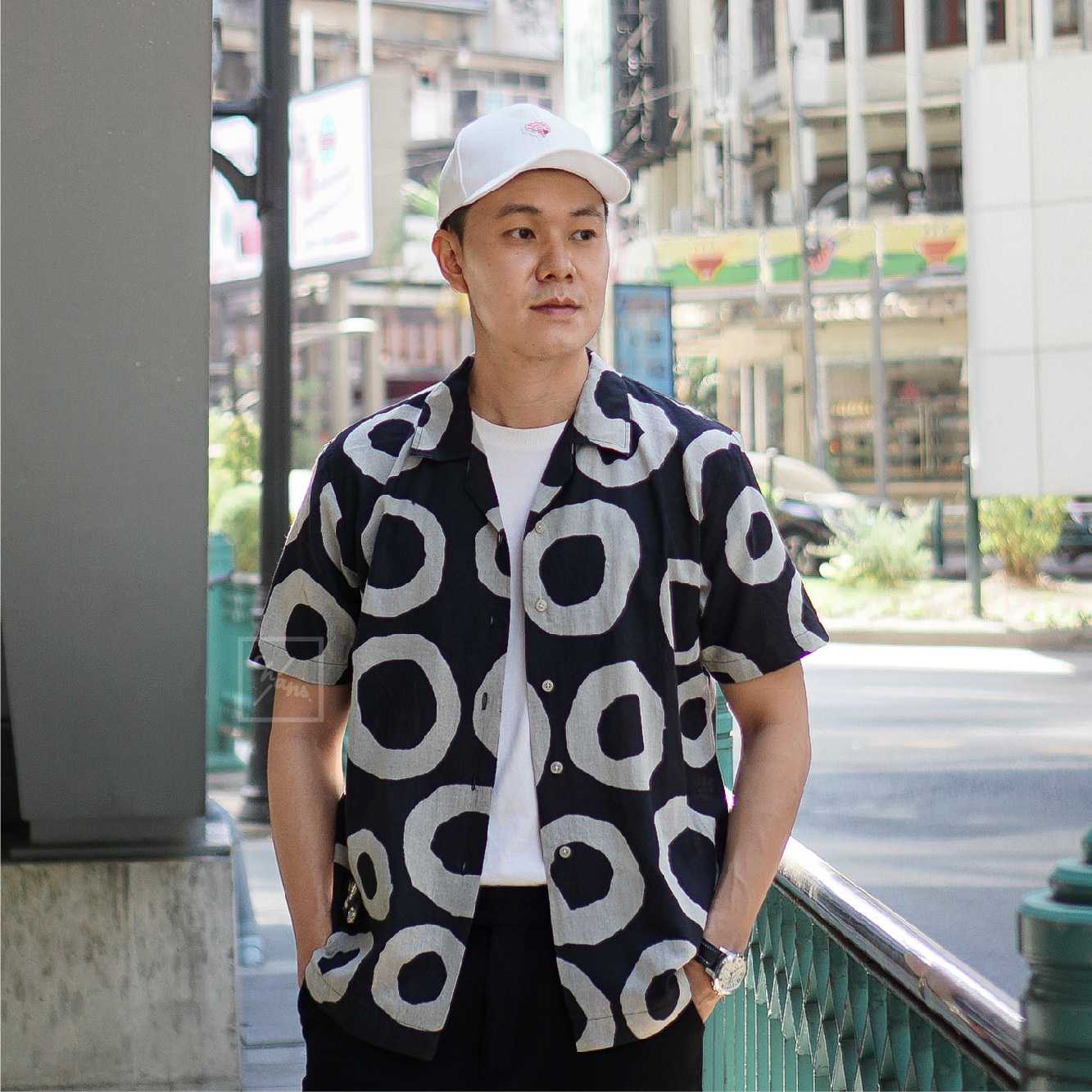 Montee Shirt เสื้อเชิ้ตฮาวาย Unisex - สี Graphic Black