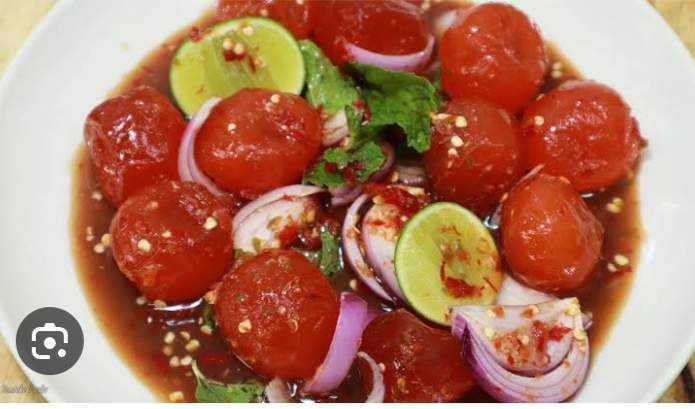 ยำไข่แดงเค็ม ร้านสถานี ตำ ยำ นัว