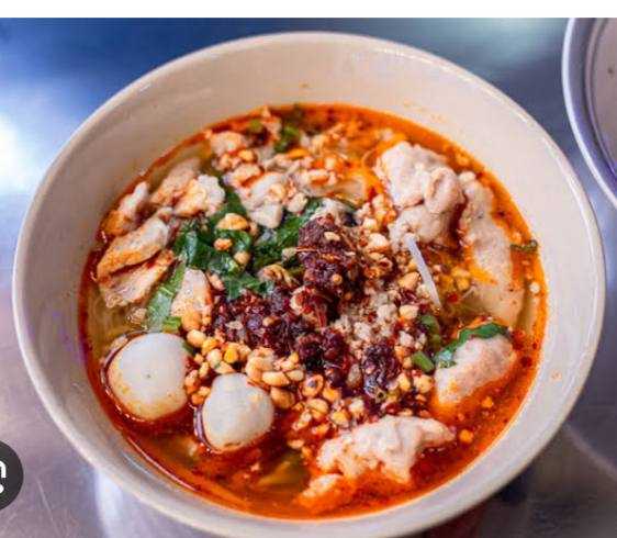 ก๋วยเตี๋ยวต้มยำ ร้านแม่หลวงปิว