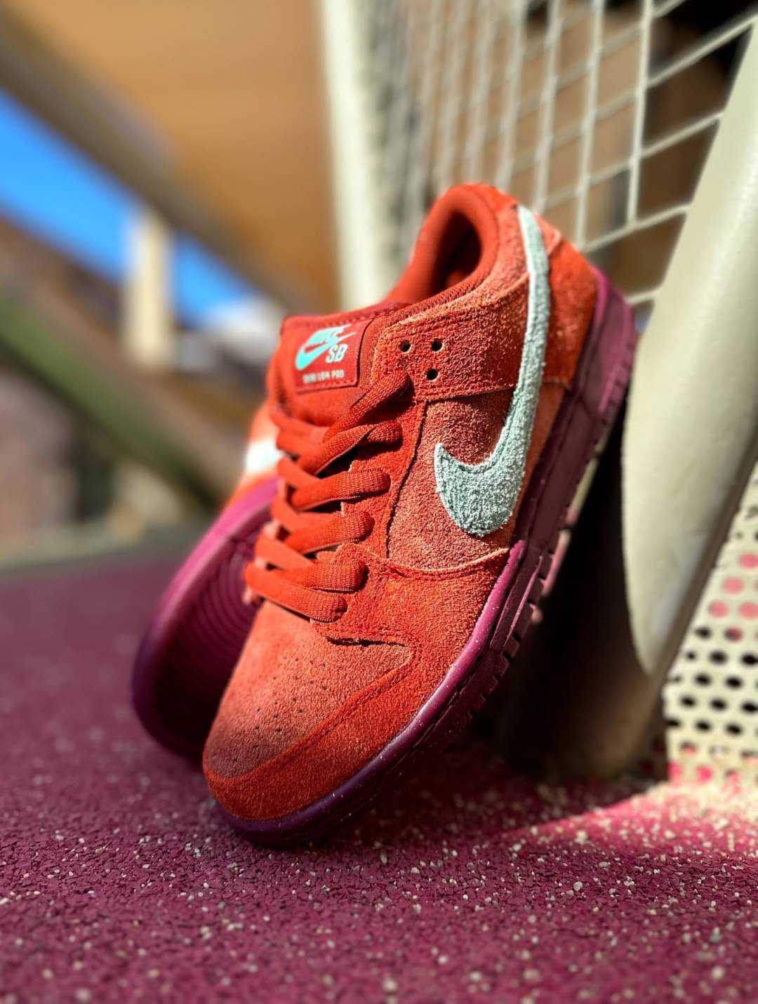 📌(ทักเชทก่อนสั่งซื้อ)​   NIKE SB DUNK LOW PRO PREMIUM MY STIC RED