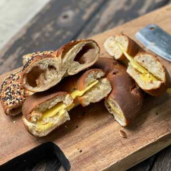 Boli Boli Vegan Bagel Vegan cheesy