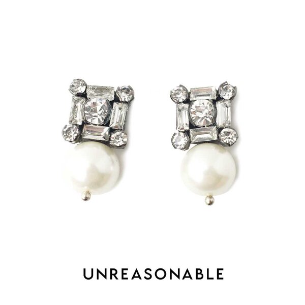 ต่างหูมุก น้ำหนักเบา สวยใส่สบาย UA0742-01 Unreasonable Accessories