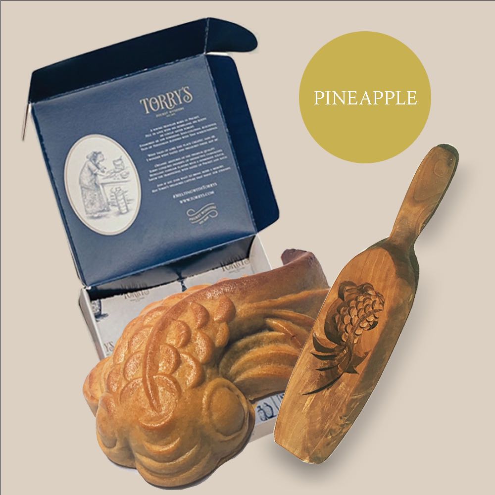 ขนมตุ๊กตา ไส้สับปะรด (Mooncake biscuit Pineapple)
