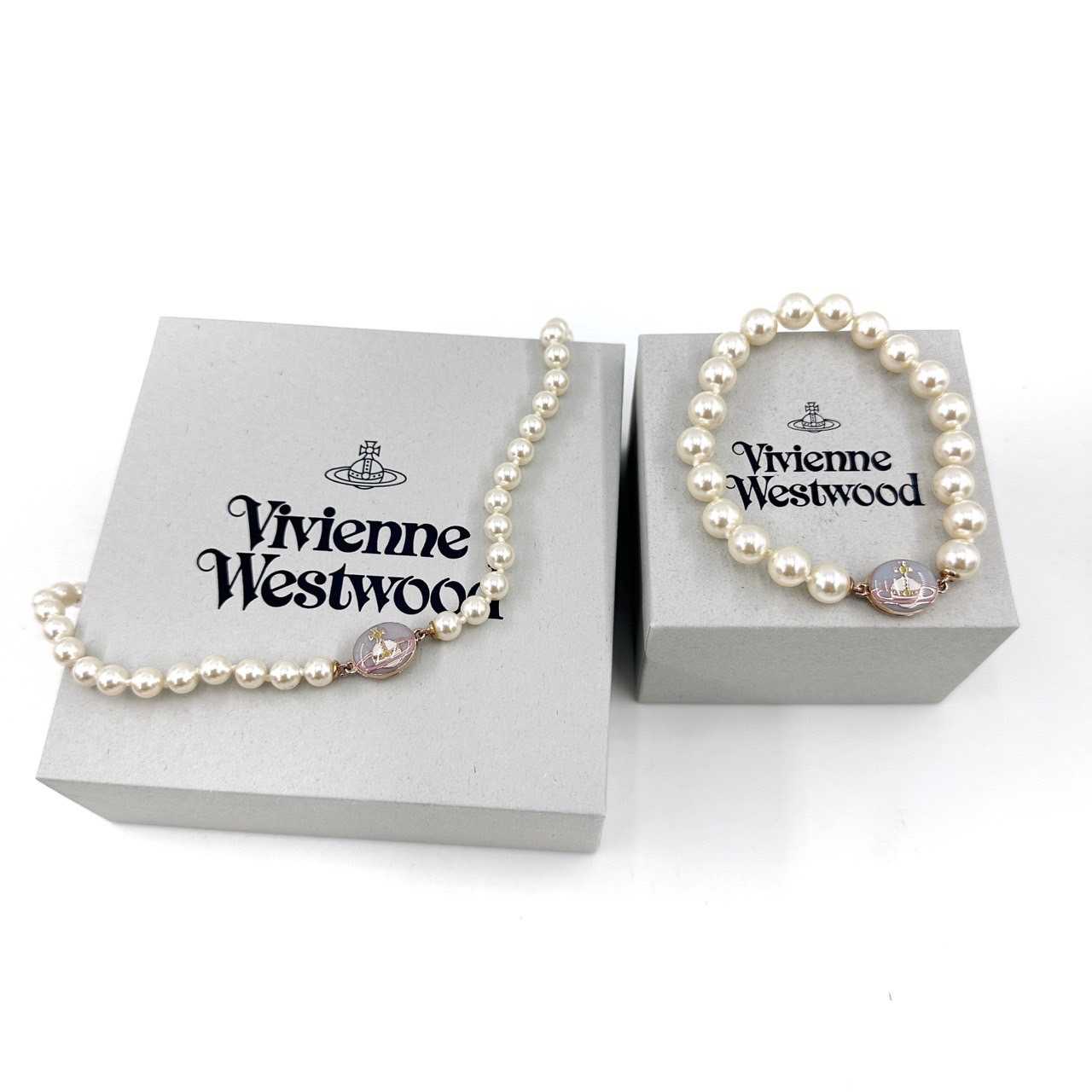 📌(ทักเชทก่อนสั่งซื้อ)​New​ Vivienne​ Westwood​  Necklace 13,900  Bracelet 11,000