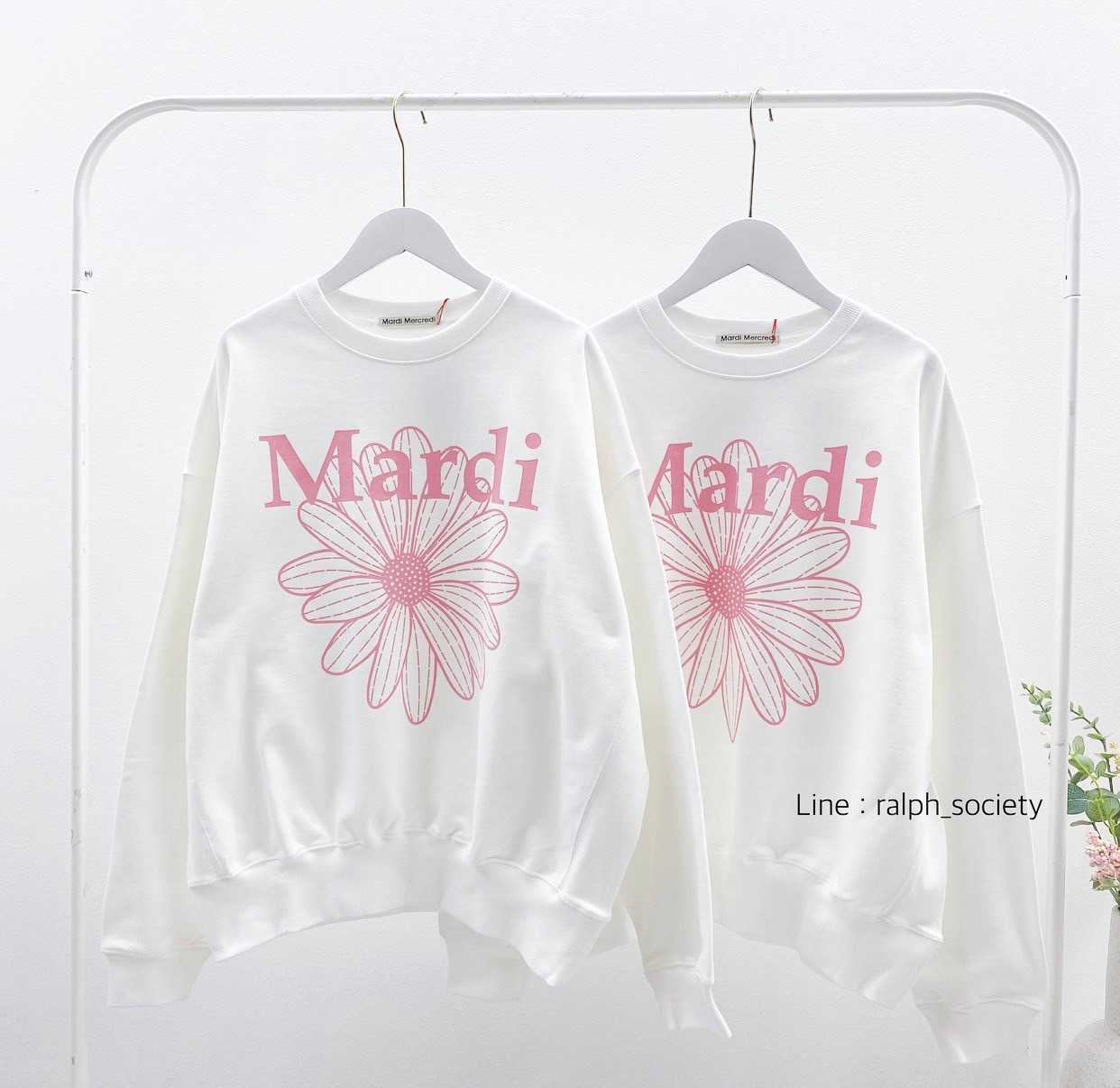 Mardi  Flower Sweatshirt (White/Pink)