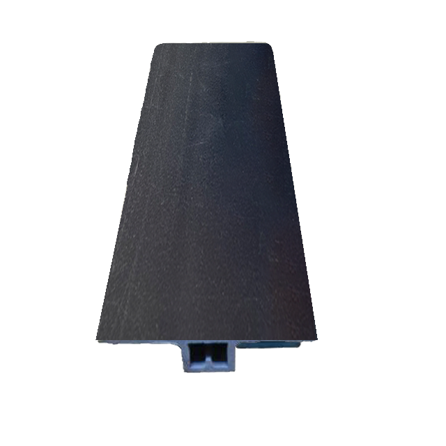 ตัวจบพื้นระดับเดียวกัน พีวีซี JOINT011-1  สีดำ PURE BLACK | อุปกรณ์จบงานพื้น | DECORFlooring