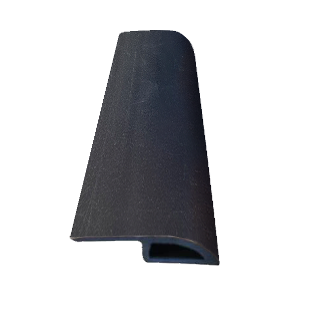 ตัวจบพื้นต่างระดับพีวีซี TRANS011-1 สีดำ PURE BLACK | อุปกรณ์จบงานพื้น | DECORFlooring