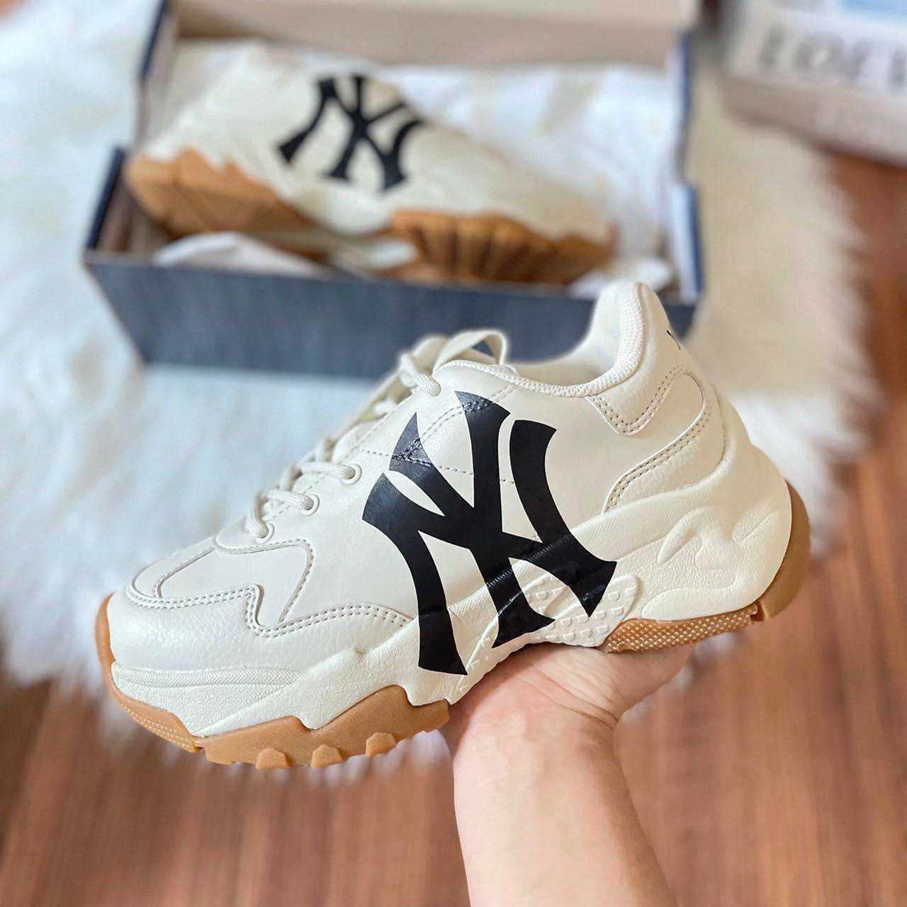 MLB BIGBALL CHUNKY สี offwhite logo NY สีดำ​พื้นน้ำตาล ใส่แล้วสูงขึ้น 6cm ⬆️   📌(ทักเชทก่อนสั่งซื้อ