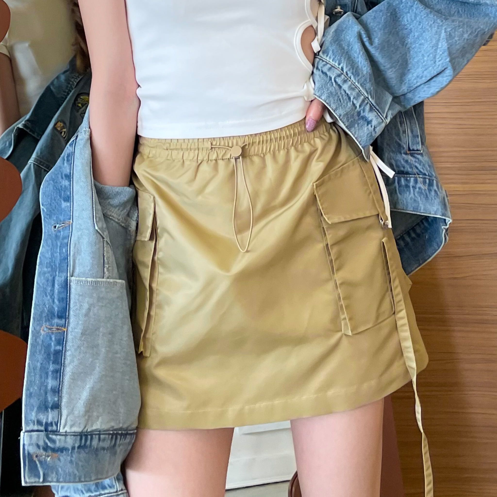 Star cargo skirt - กระโปรงคาร์โกสีเบจ