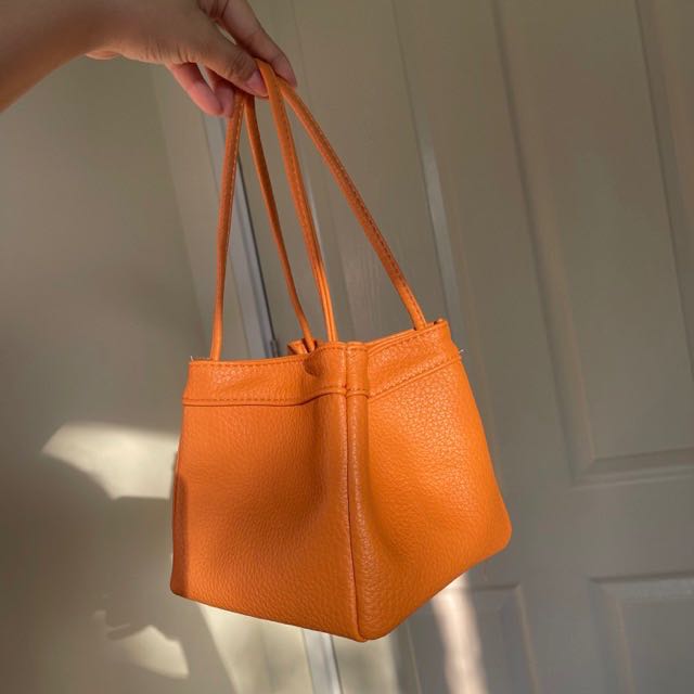 macaroon bucket bag