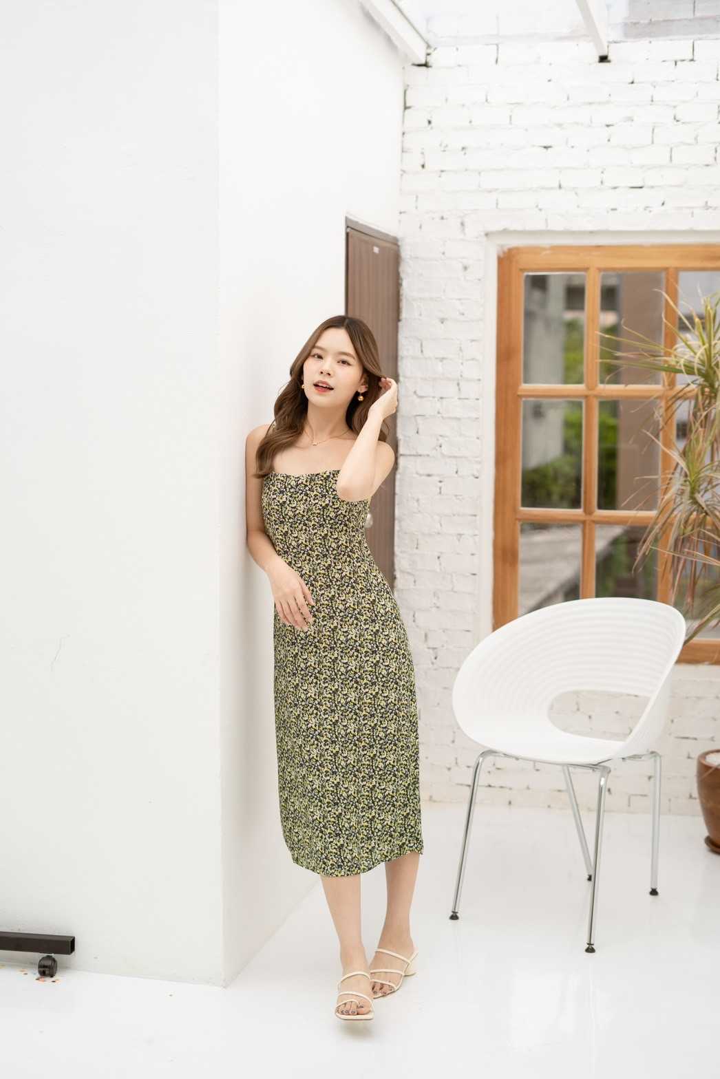 050 - Mild Summer Dress in Blooming Size L