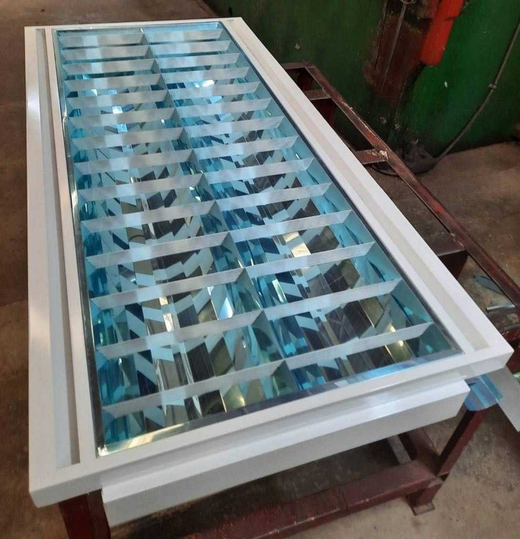 โคมตะแกรงแบบมีแอร์รีเทิร์นแบบบานเกล็ดพร้อมระบบหมุนเวียนอากาศ 3x60วัตต์ จำนวนบรรจุ 20 โคม / ลััง