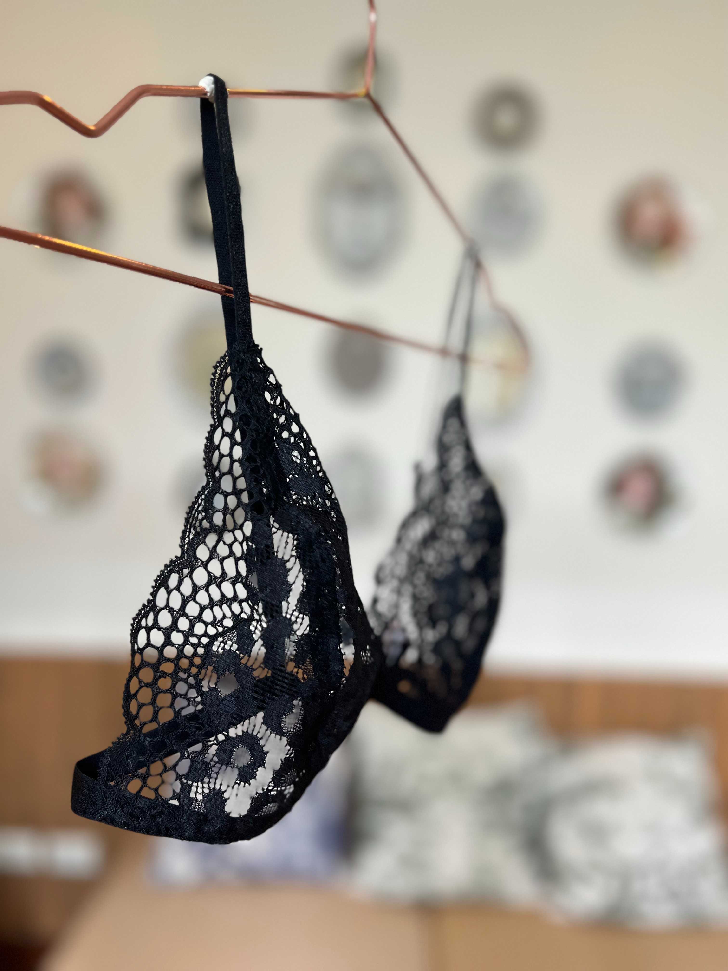 Basic Bra in Black (Bra & Panties)