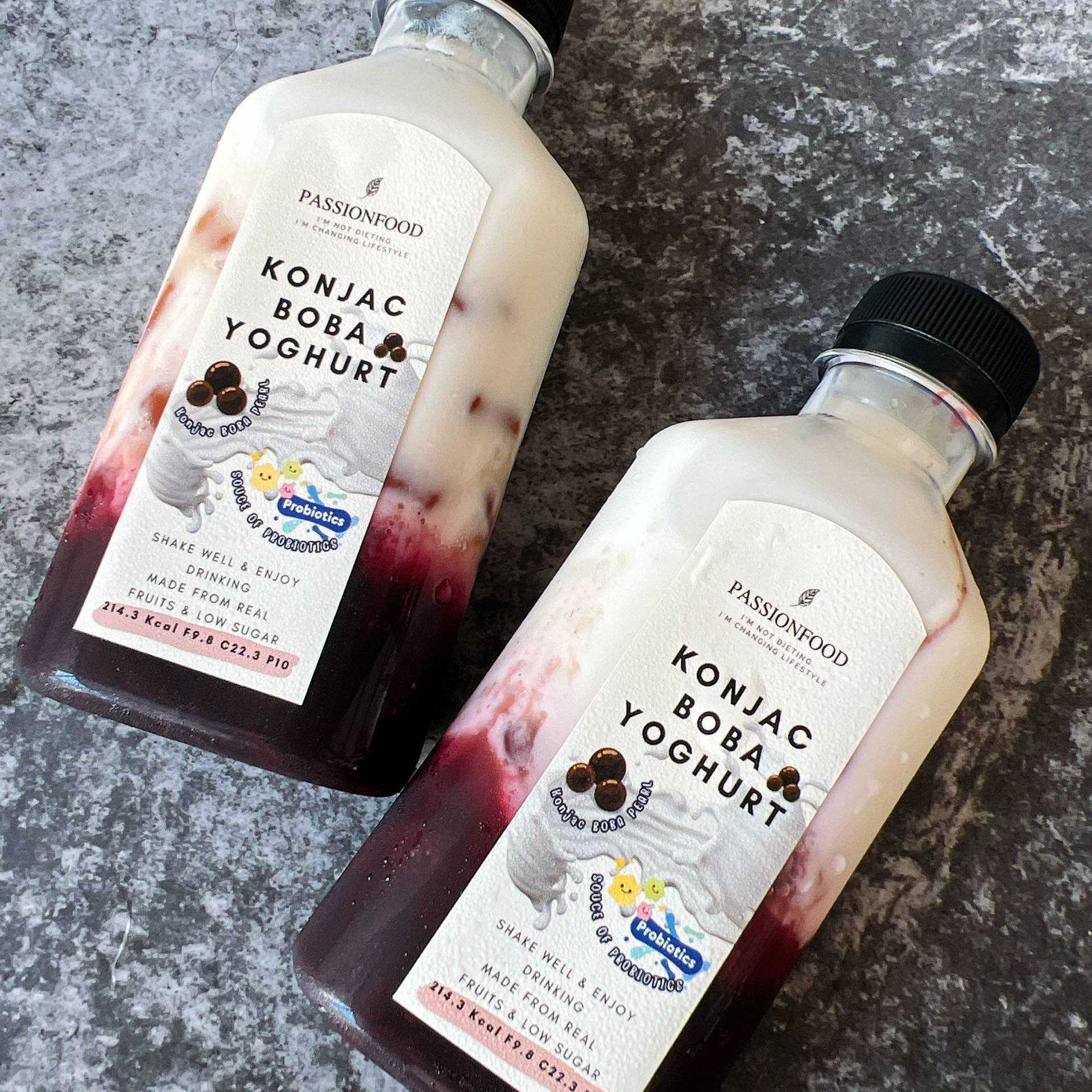 (รสมิกซ์เบอร์รี่) โยเกิร์ตเขย่าดื่มผสมบุกไข่มุก Shaken Yoghurt Boba Drink