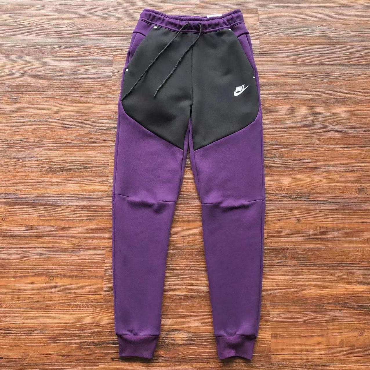 NIKE TECH FLEECE JOGGERS - GRAND PURPLE 