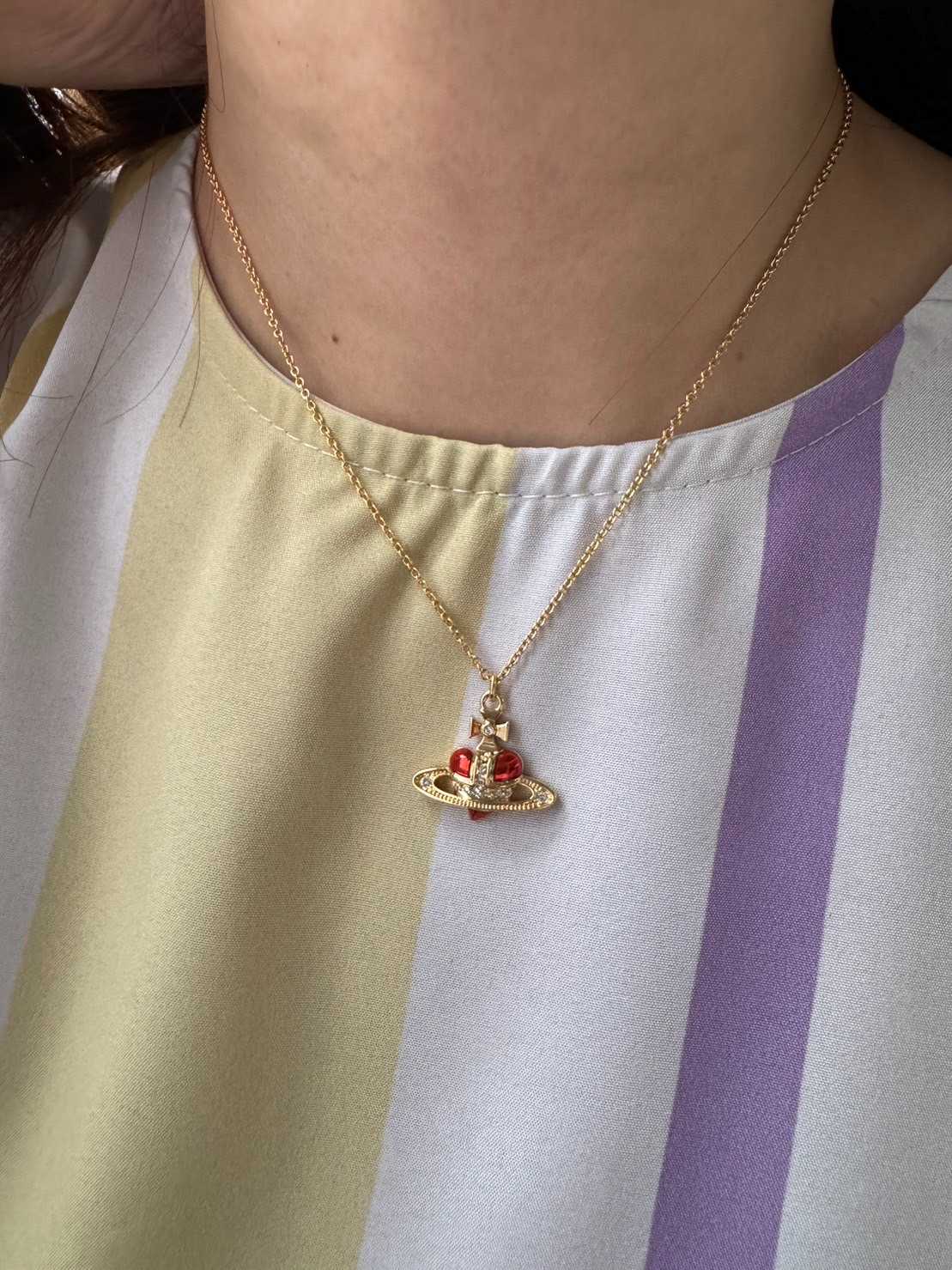 New Vivienne Westwood​ necklace​  สร้อยคอหัวใจแดง อะไหล่ทอง