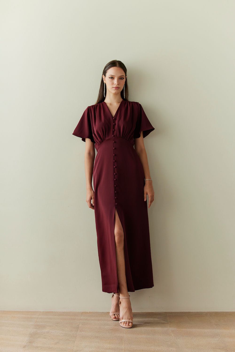 MAVE ATELIER รุ่น Irene Dress Maroon ชุดเดรสไปงาน