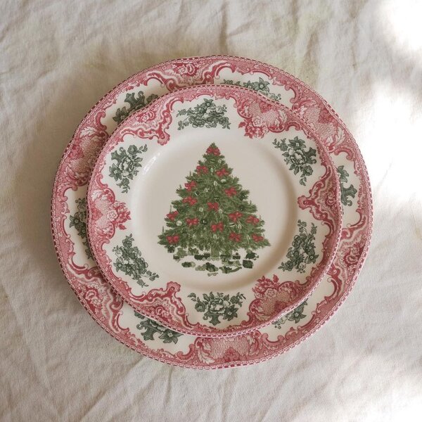 Johnson Bros Plate (Christmas ver)