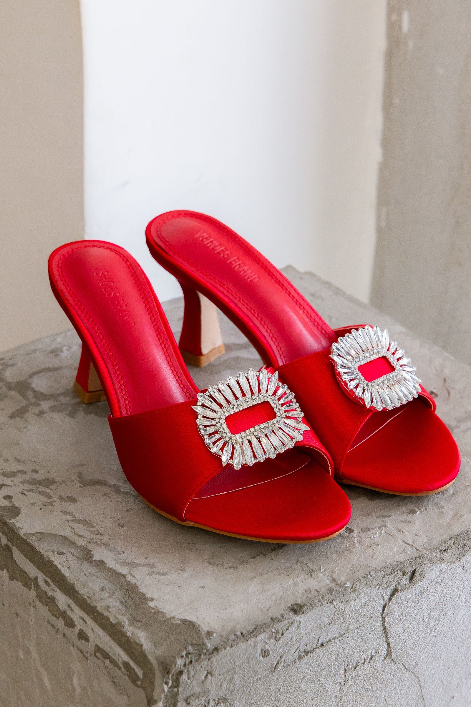 รองเท้าส้นเตี้ย Manoel.blahnik สีสวยใส่สบายม๊ากกกก 