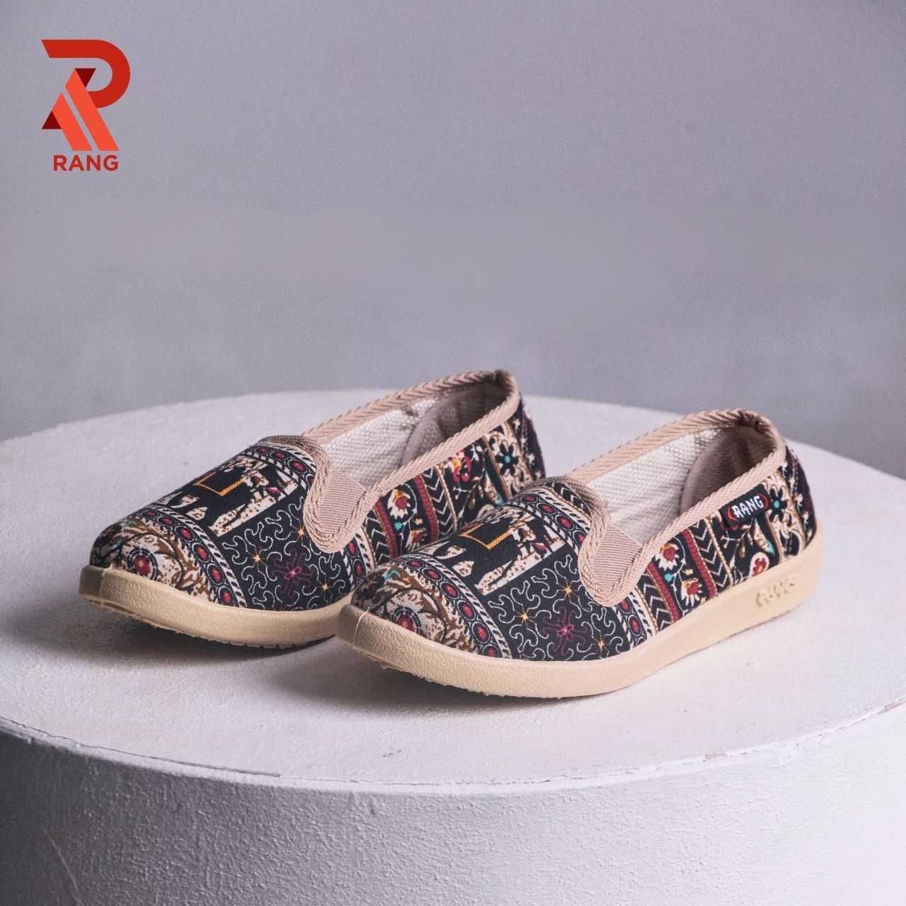 RANG รองเท้าแรง รุ่น 878 ลายช้างครีม เบอร์ 36-40