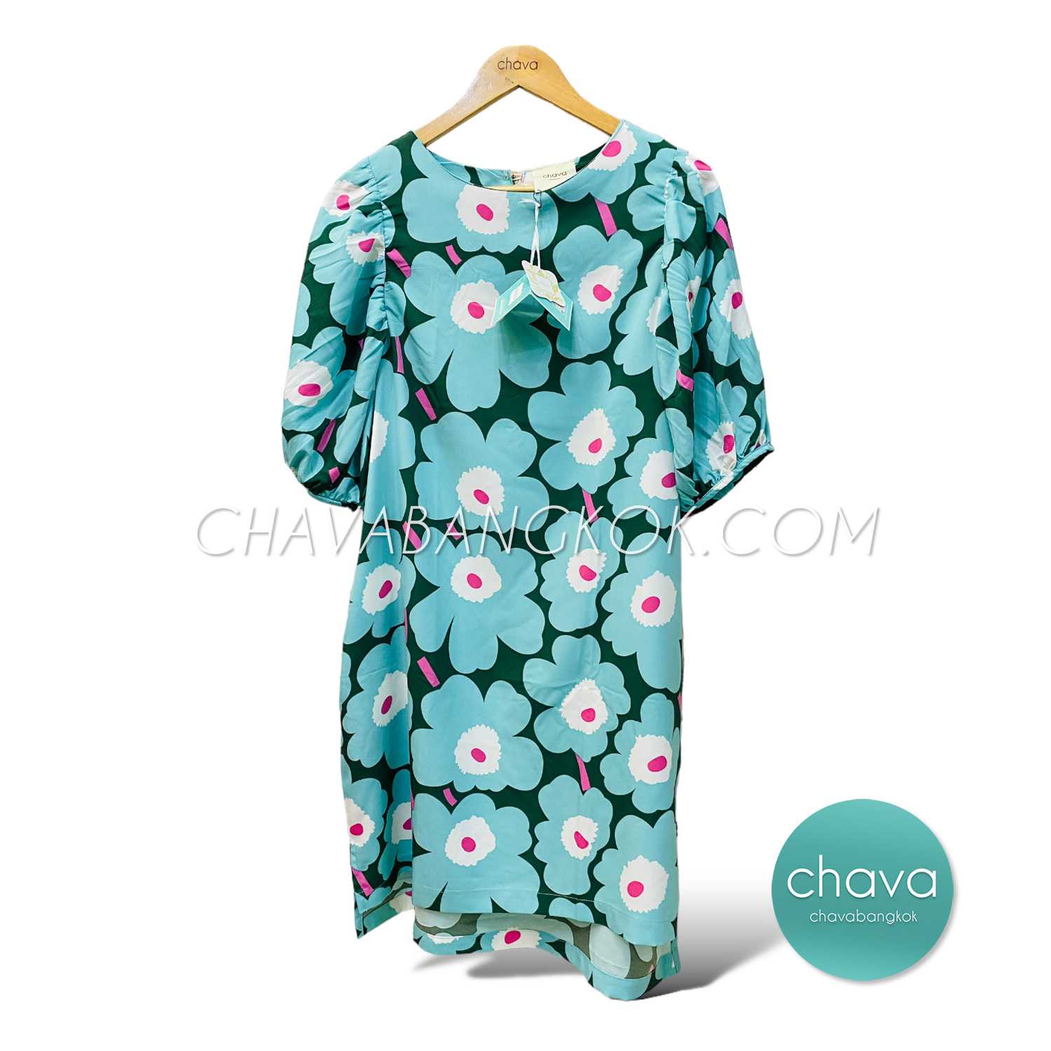 Mini Dress / ชุดเดรสสั้น สีฟ้า คอกลม ผ้าไหมอิตาลี ลายดอกไม้ แขนพอง กระดุมหลัง กระเป๋า 2 ข้าง
