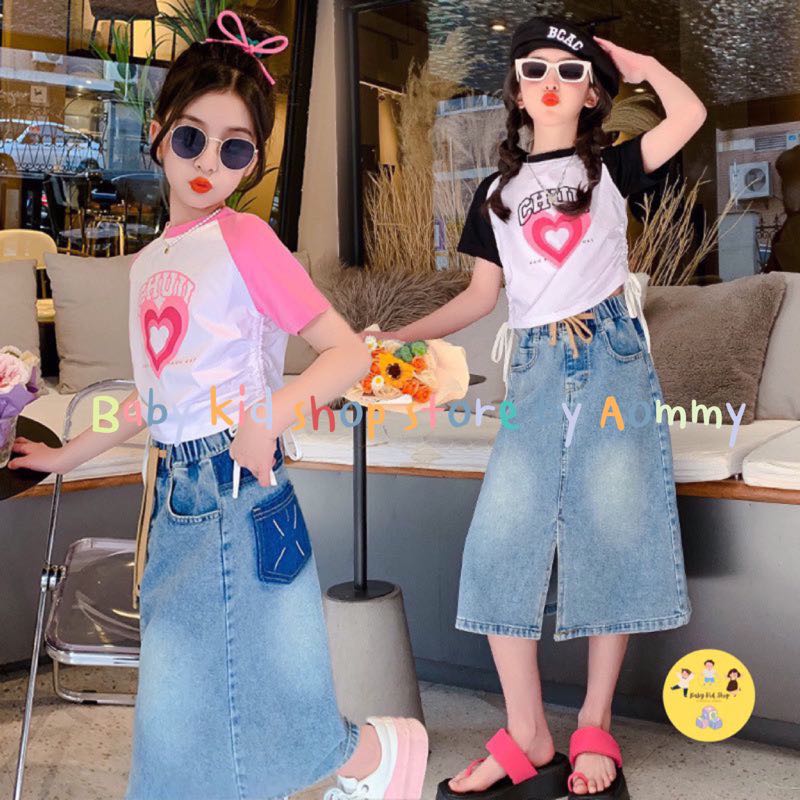 (พร้อมส่ง) เสื้อยืดแขนสั้นพิมพ์ลาย 💗 ตรงหน้าอก กระโปรงยีนส์ยาวสี่ส่วนสไตล์เกาหลี 