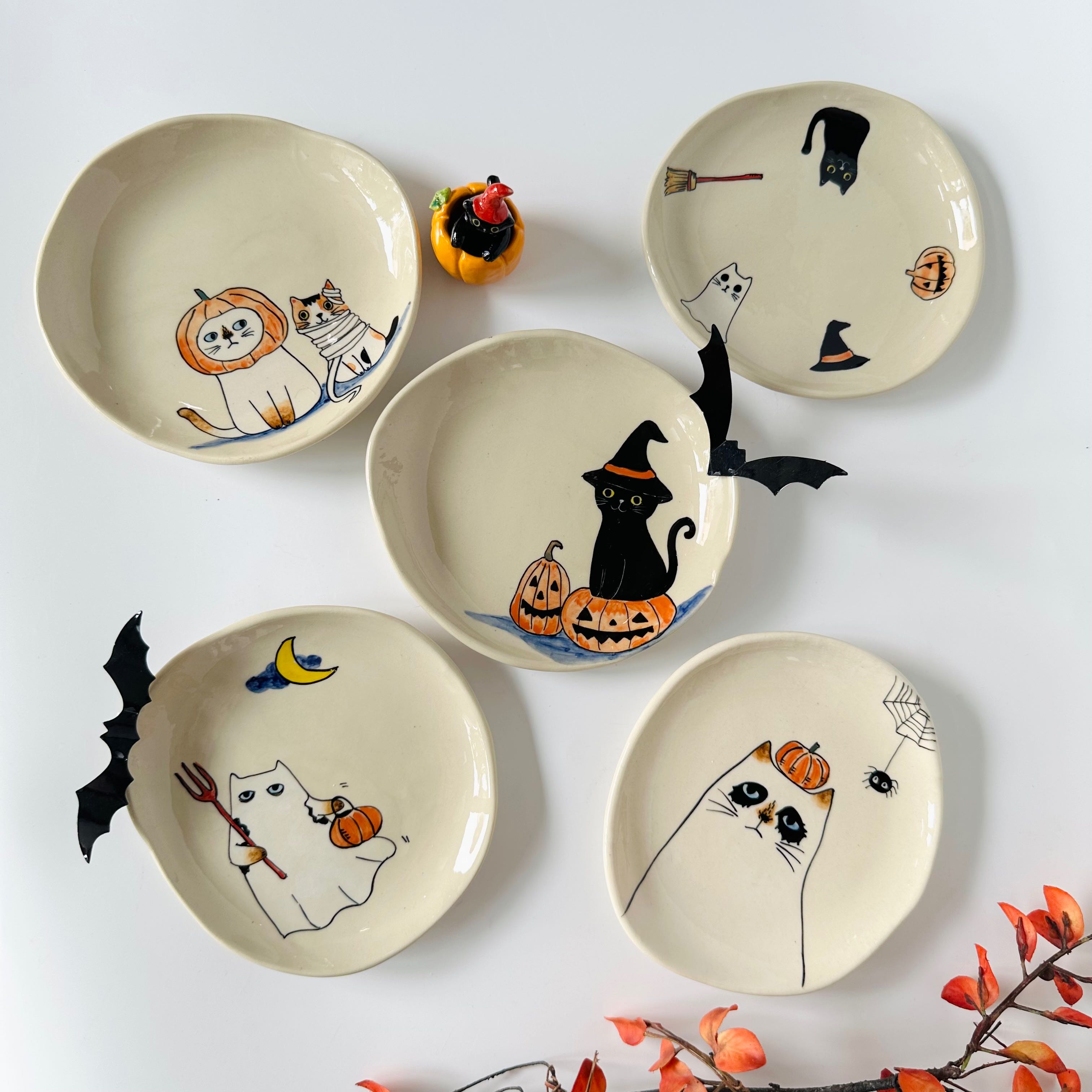 Handmade plate 𝐇𝐚𝐥𝐥𝐨𝐰𝐞𝐞𝐧 🎃👻