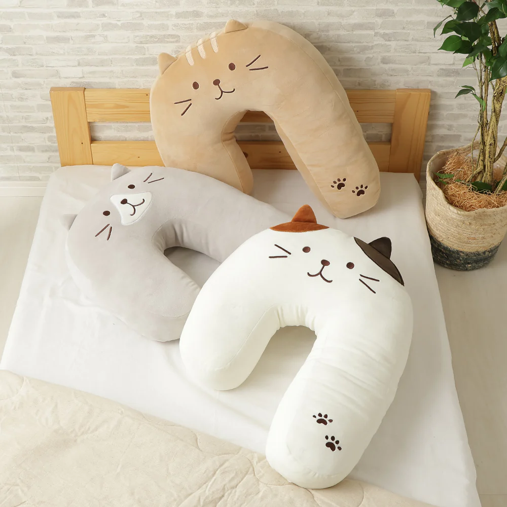 Sticky Hugging Pillow หมอนกอดนุ่มนิ่มรูปตัว J