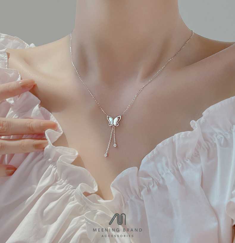 MeeningBrand ❥ สร้อยคอ : WHITE BUTTERFLY WITH TWO DIAMOND SILVER