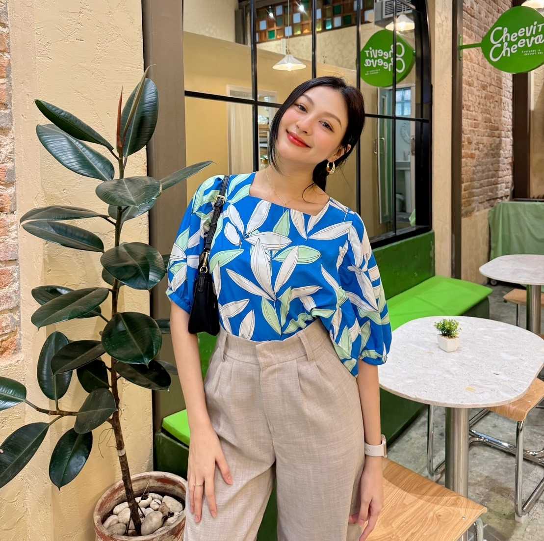 เสื้อ Top / BLOUSE (สีน้ำเงิน) ลายดอกไม้