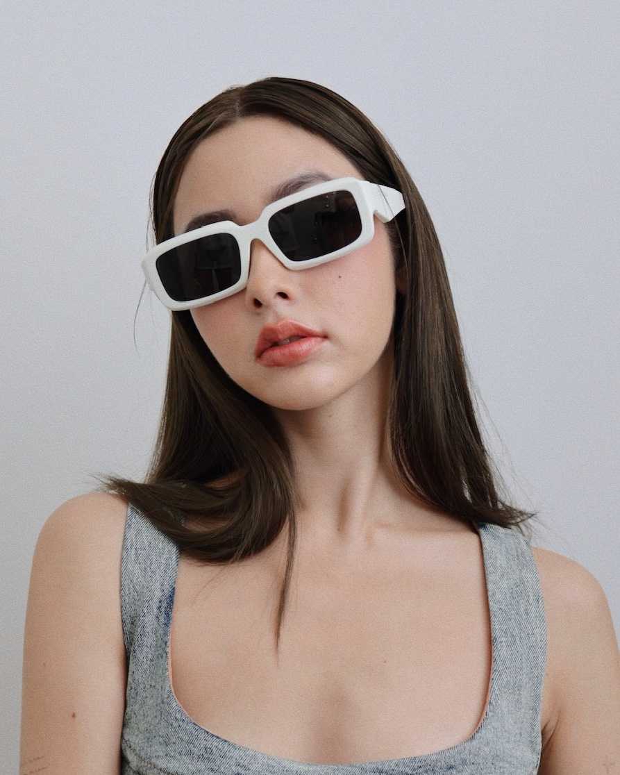 SALE EYEWEAR - PRADA