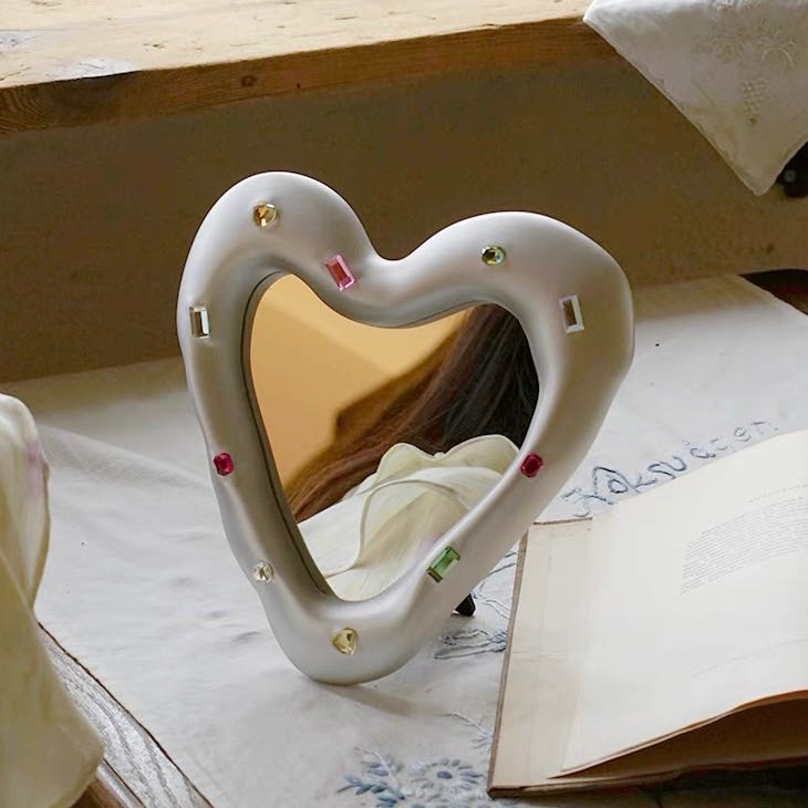 Gems heart mirror (Pre-order)