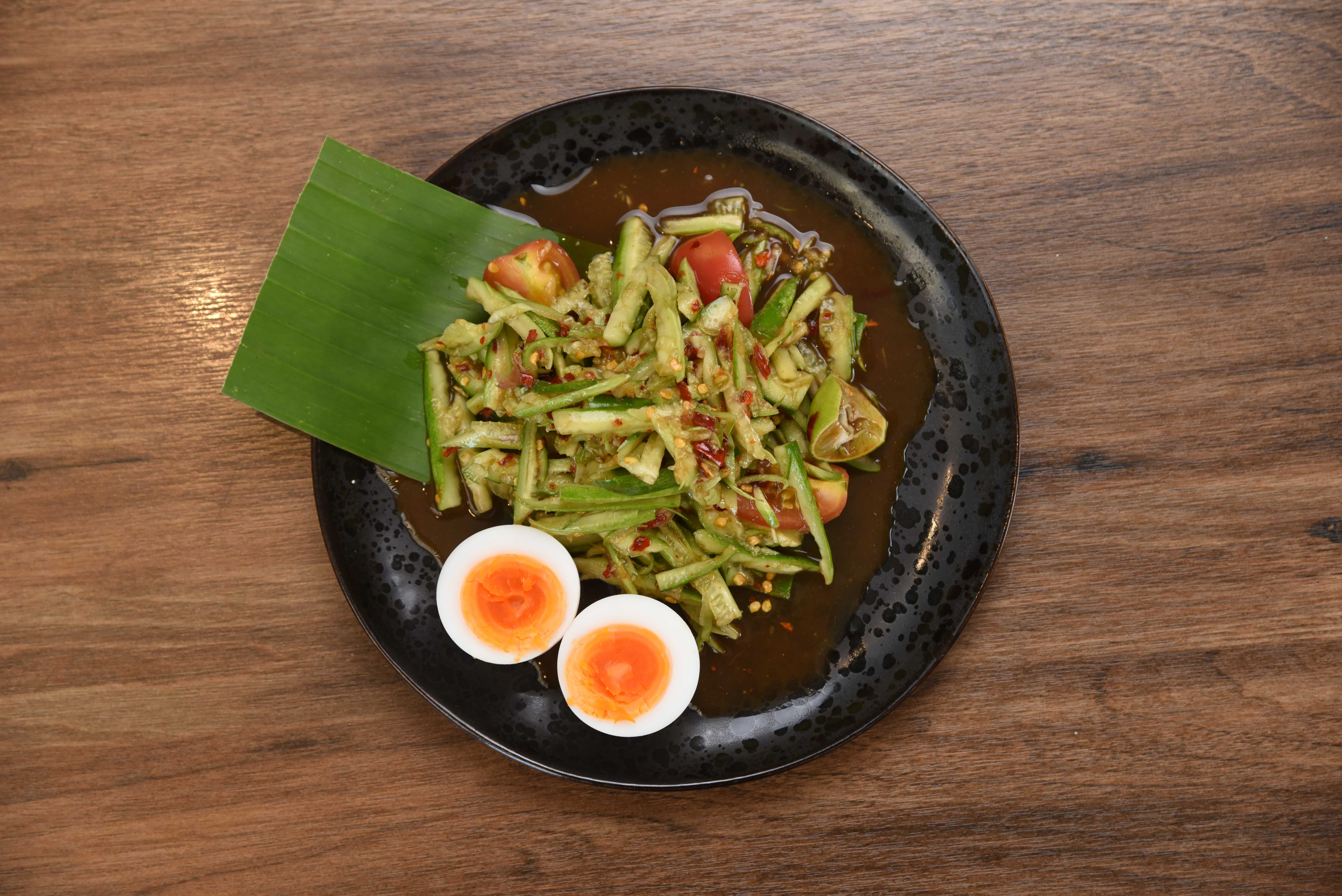 ส้มตำแตงไข่ต้ม