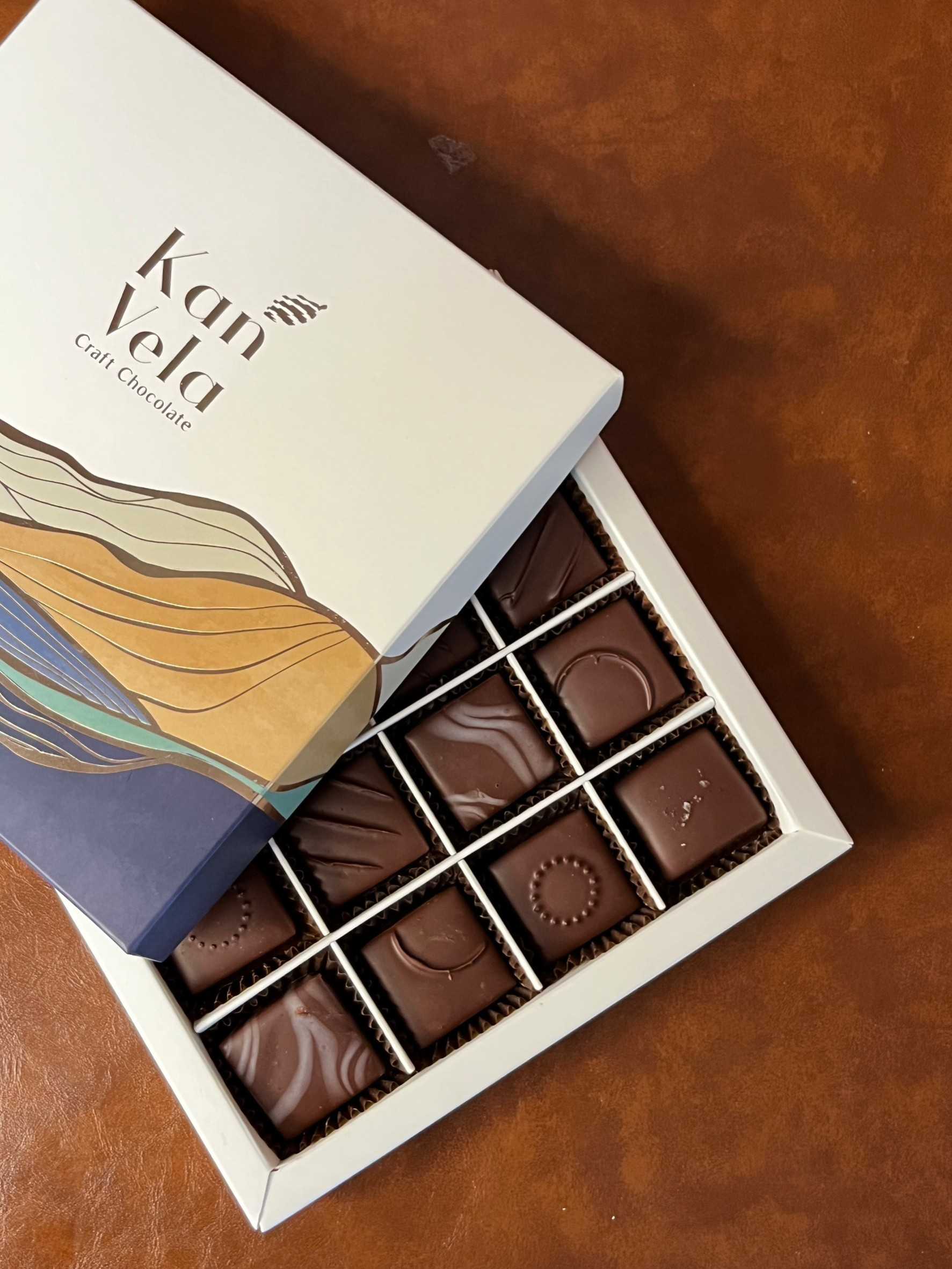 Bonbons Chocolate Praline บงบงช็อกโกแลตสอดไส้พาลีน 16pcs.