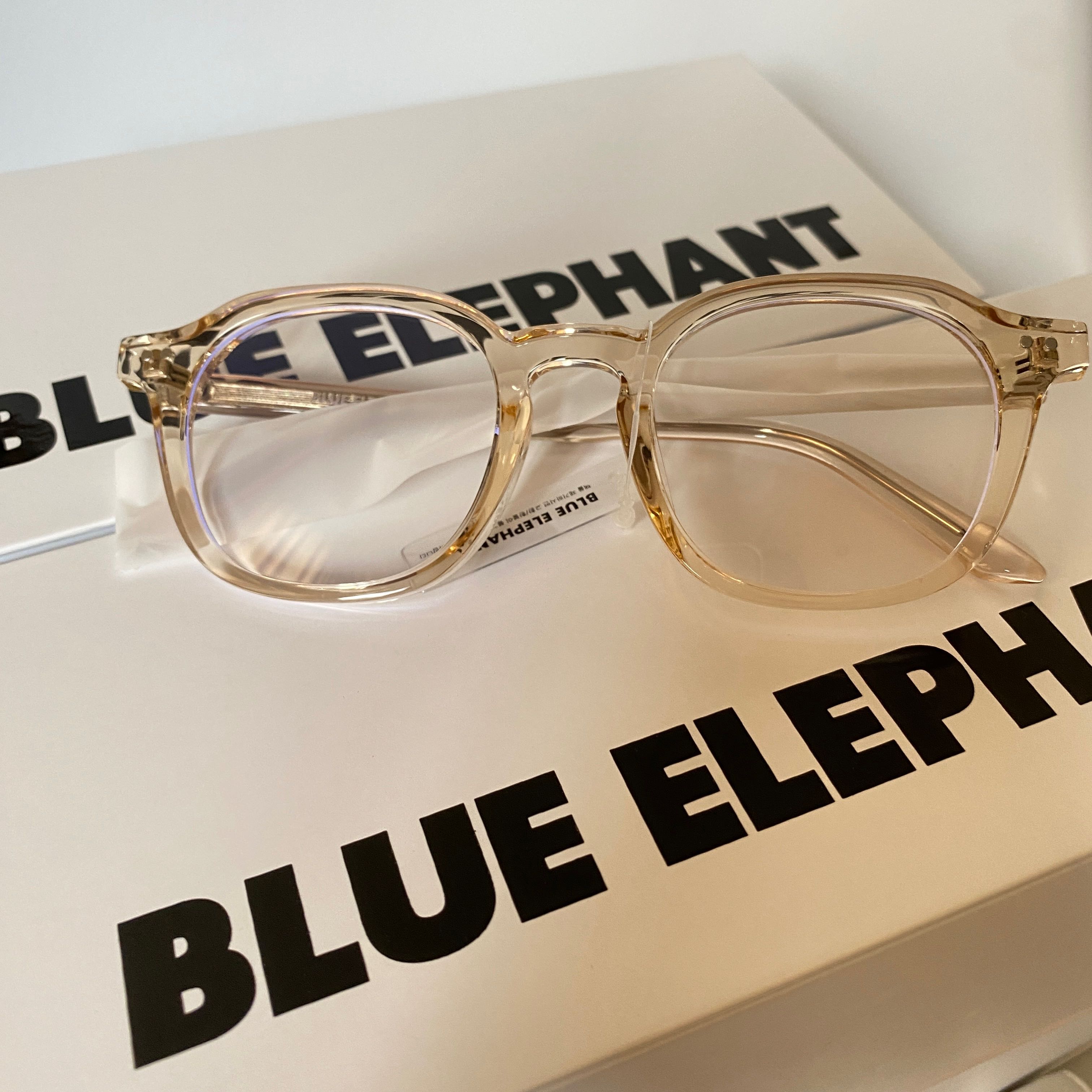 [พร้อมส่งเลนส กรองแสง] ของแท้ Blue Elephant แว่นตา รุ่นAndy flesh กรอบคริสตัลเบจ แบบแฮชาน