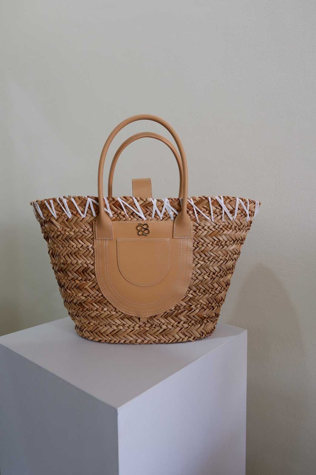 Seagrass straw basket
