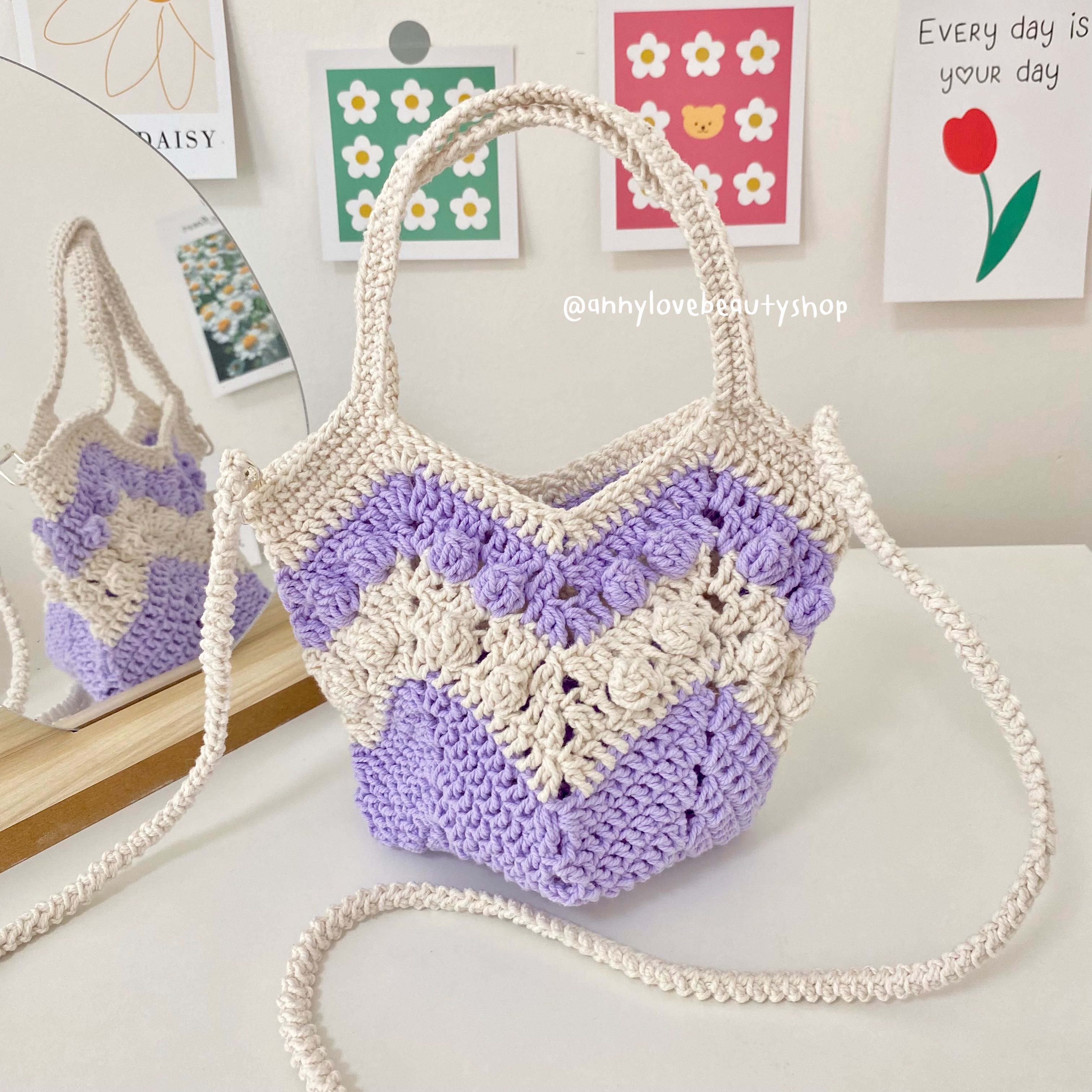Handmade 💜 Mini tole bag กระเป๋าสะพายข้างถักไหมพรม โทนสีม่วงครีม 
