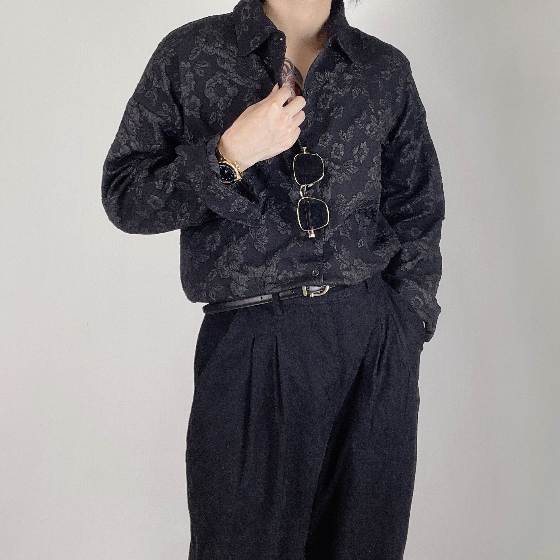 เสื้อเชิ้ตแขนยาวลายดอก