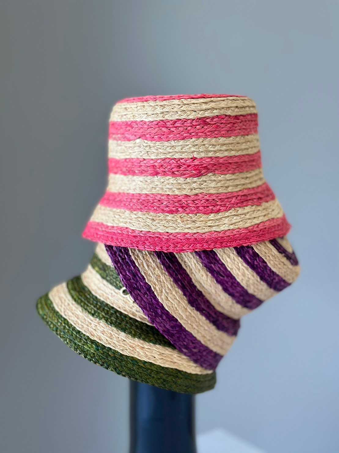 De raffle stripe bucket hats