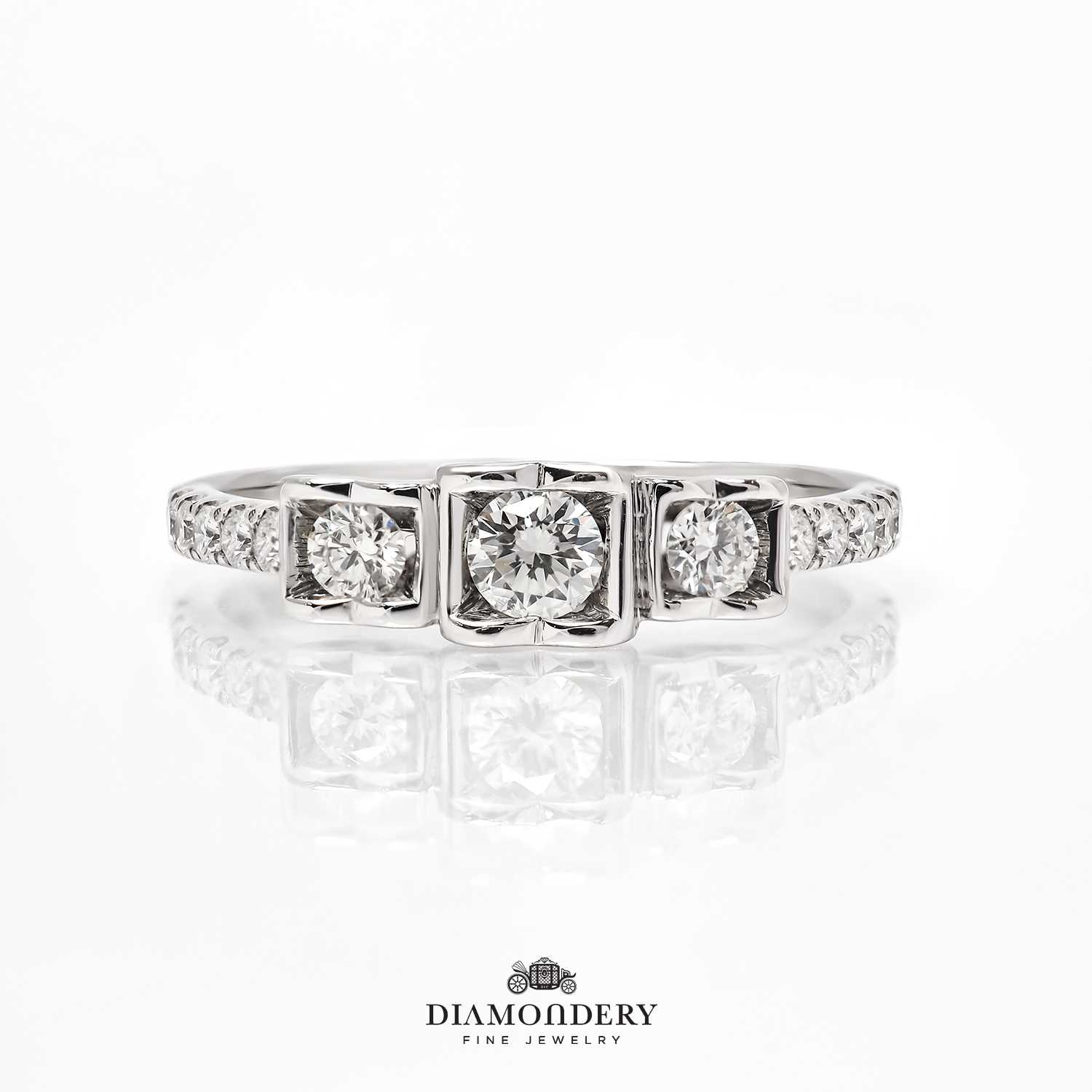 แหวนเพชร Triple Diamond Ring