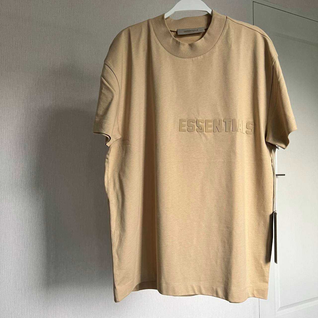 NEW  เสื้อยืด  Essentials tee     สี Sand (เบจ)