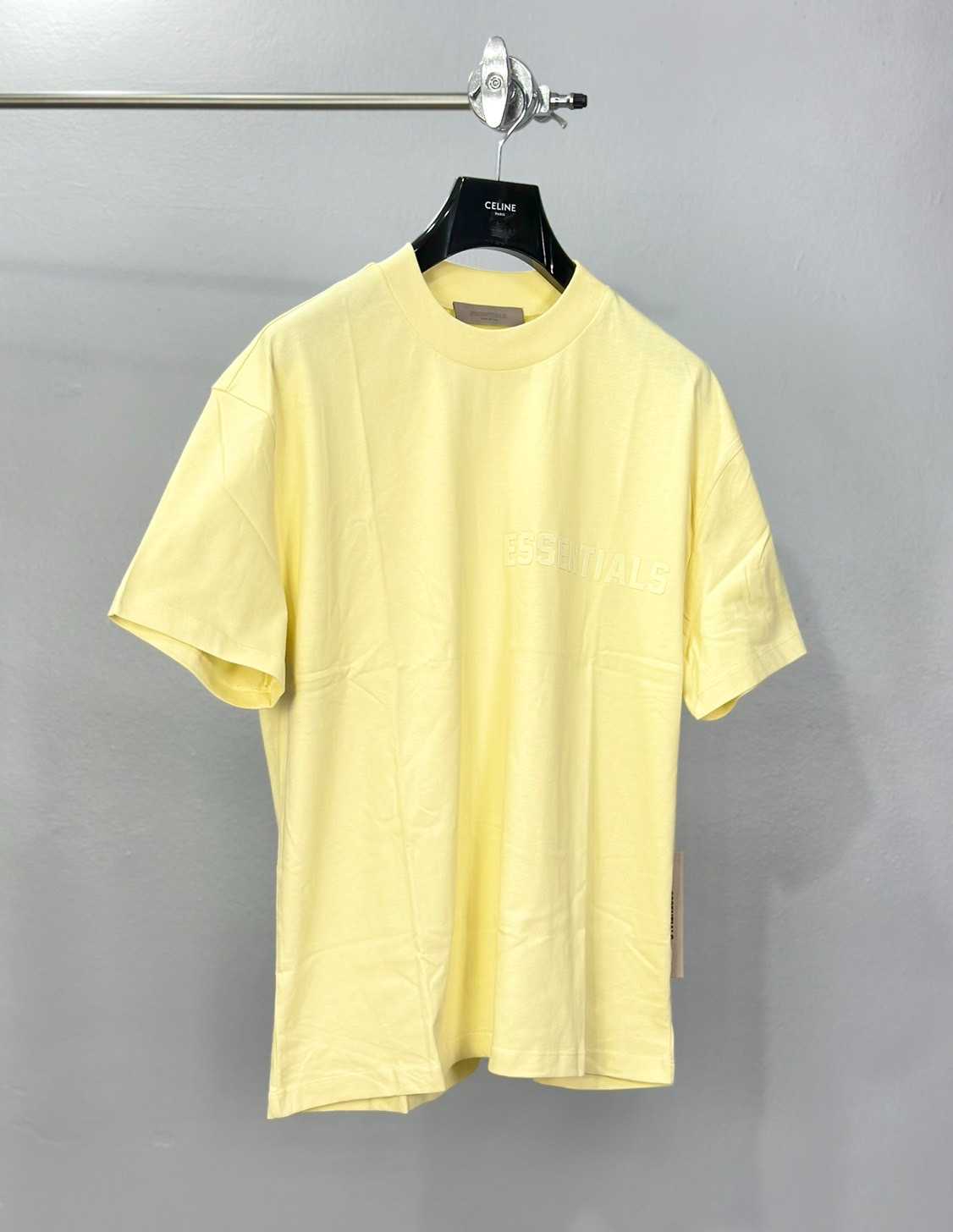 เสื้อยืด​ ESSENTIALS  T-​shirt​ TEES   Light tuscan  