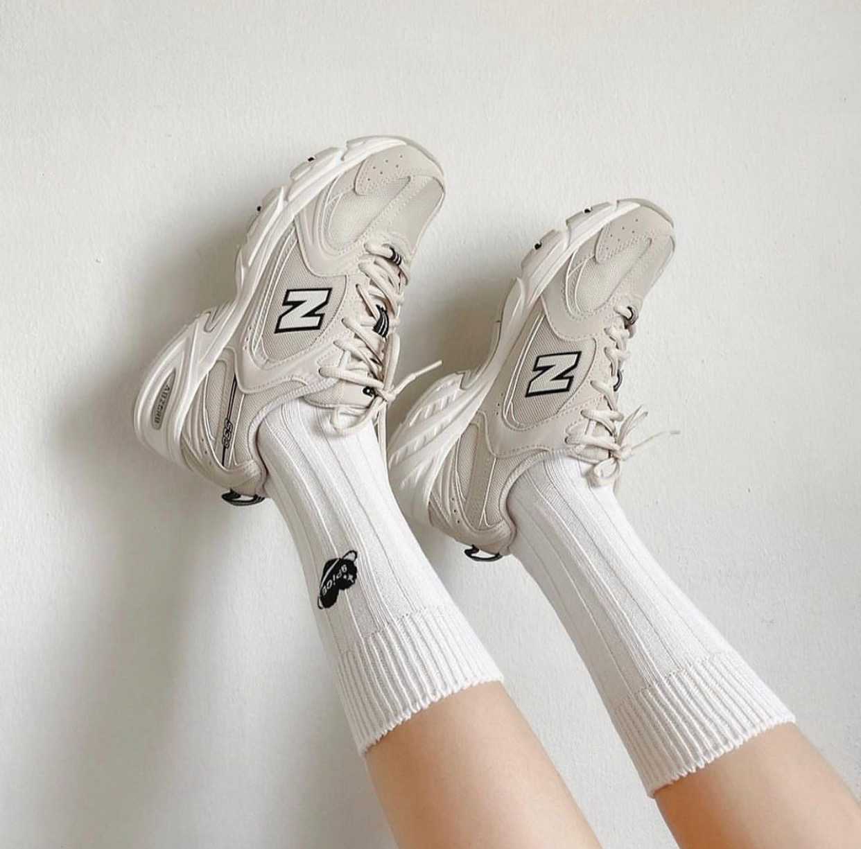 (PRE ORDER) New Balance MR530SH