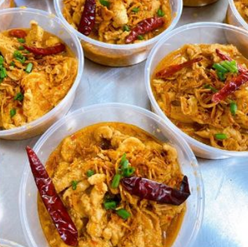 Pre ครัวหมี - ไก่ผัดซอสมะขามโบราณ  (กับข้าว) (Pre-order)
