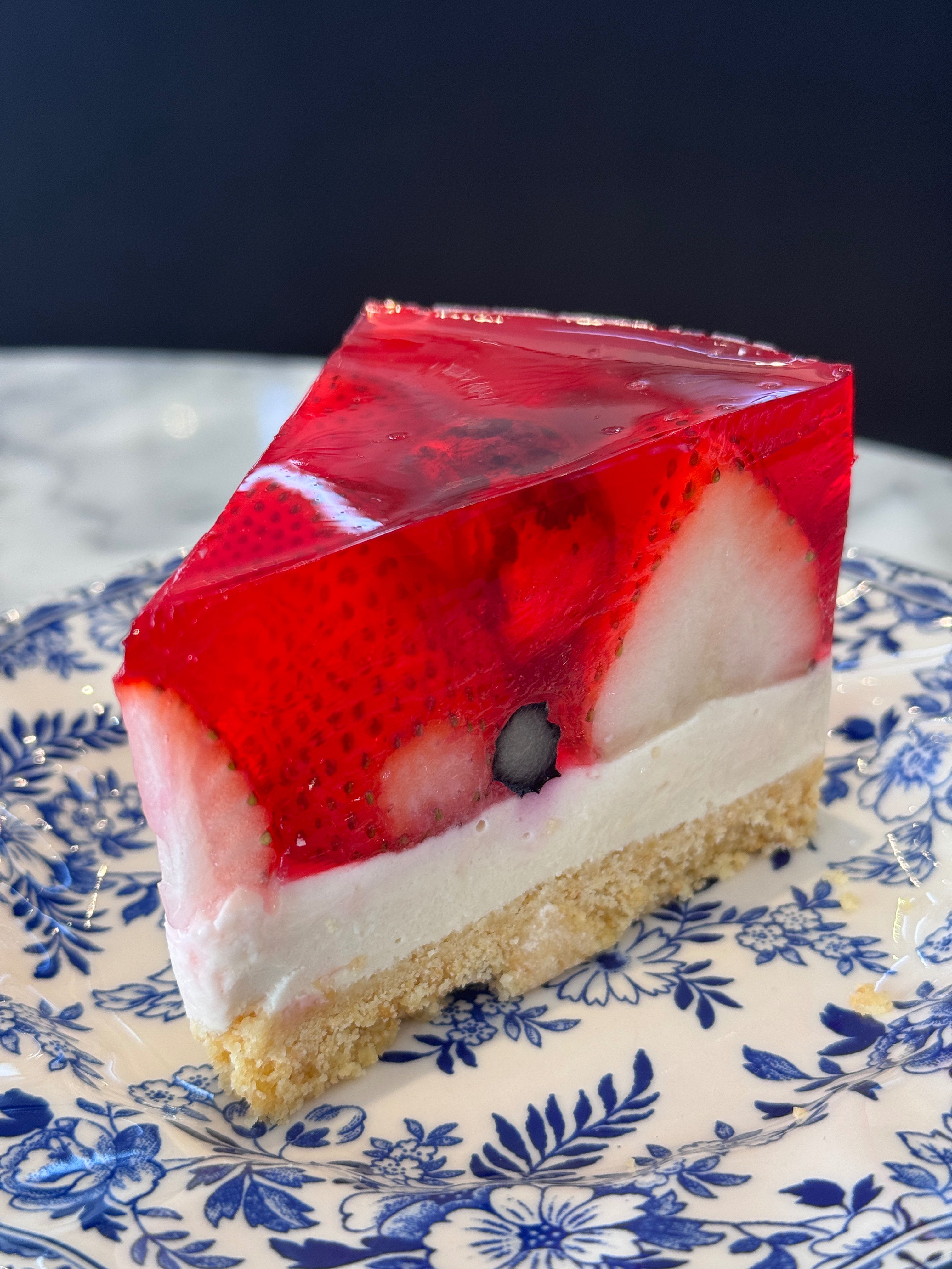Berries jelly cheese pie