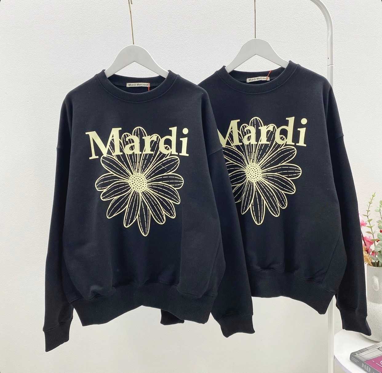 MARDI FLOWER SWEATSHIRT (Black/cream)