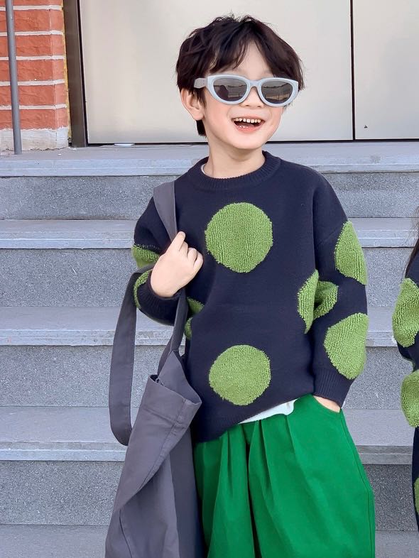 Green polka dot knitted sweater/ size 110